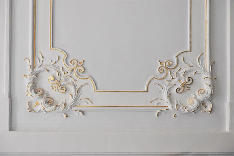 Detail stěny - malby ve foyer