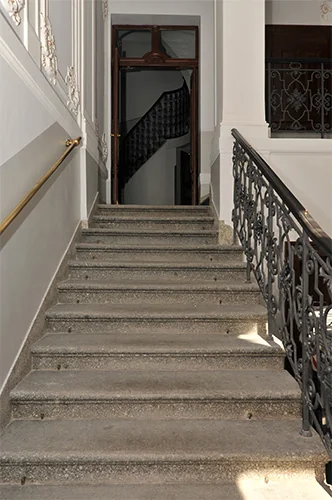 Schody ve foyer
